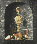 Stillleben mit reliefiertem Pokal, Obst und Gläsern in einer Steinnische