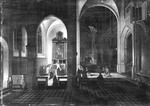 Inneres einer gotischen Kirche während der Messe bei künstlichem Licht (Figuren von Frans Francken III.)